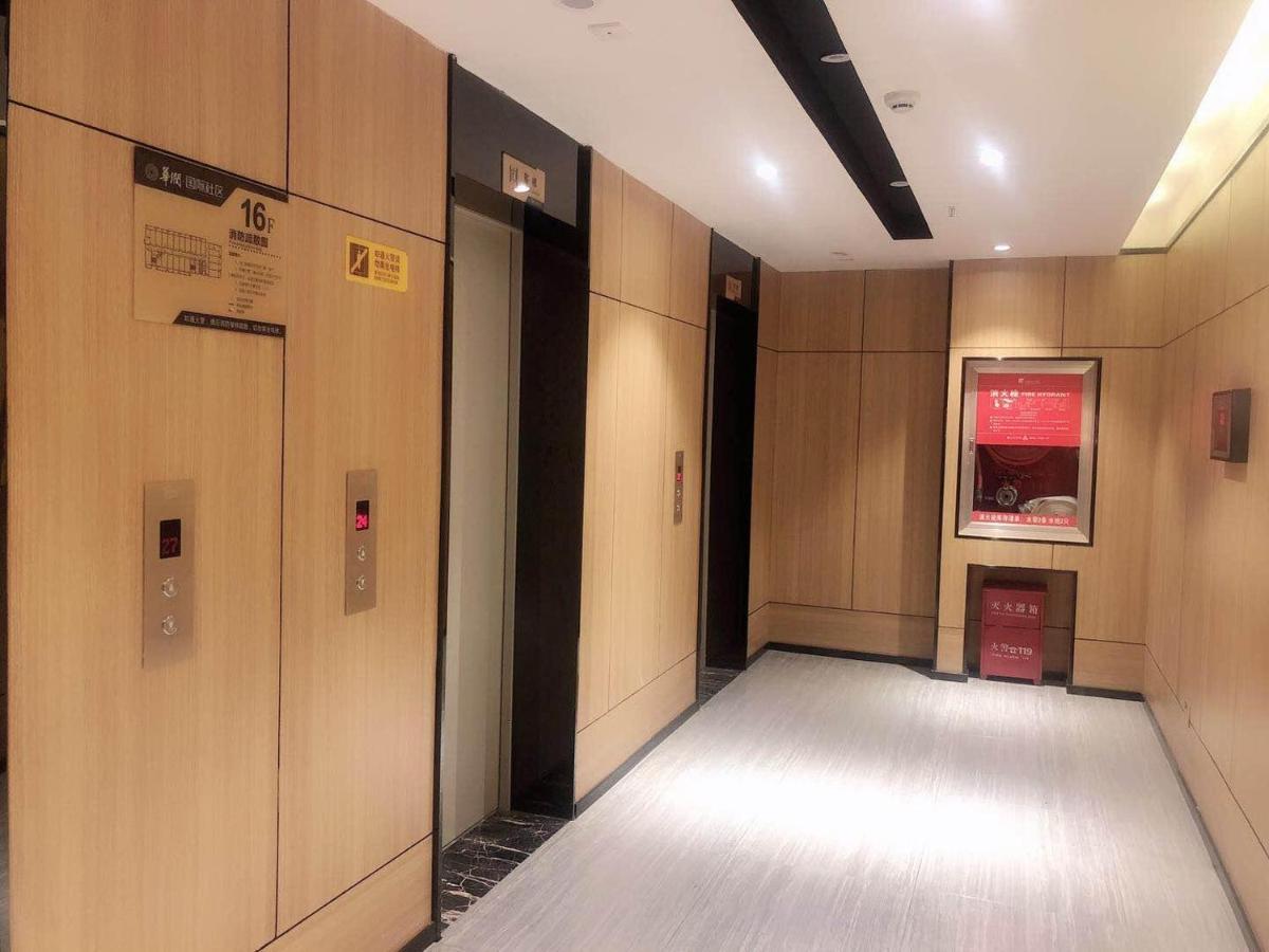 IU Hotel Guiyang Olympic Sports Center China Resources Vientiane Bagian luar foto