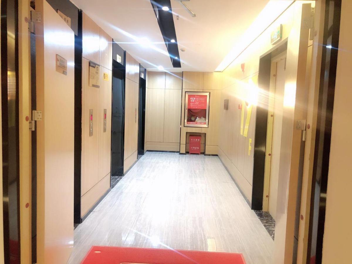 IU Hotel Guiyang Olympic Sports Center China Resources Vientiane Bagian luar foto